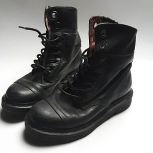 Dr. Martens 12105 Boots